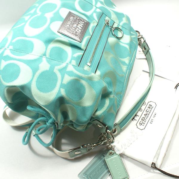 COACH バッグ COACH Swing Zip Bag 20 In Crystal Signature Jacquard