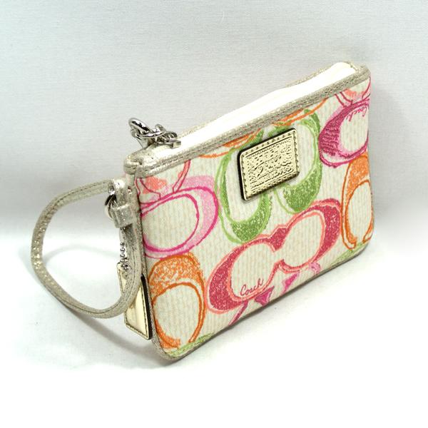 coach wristlets 25