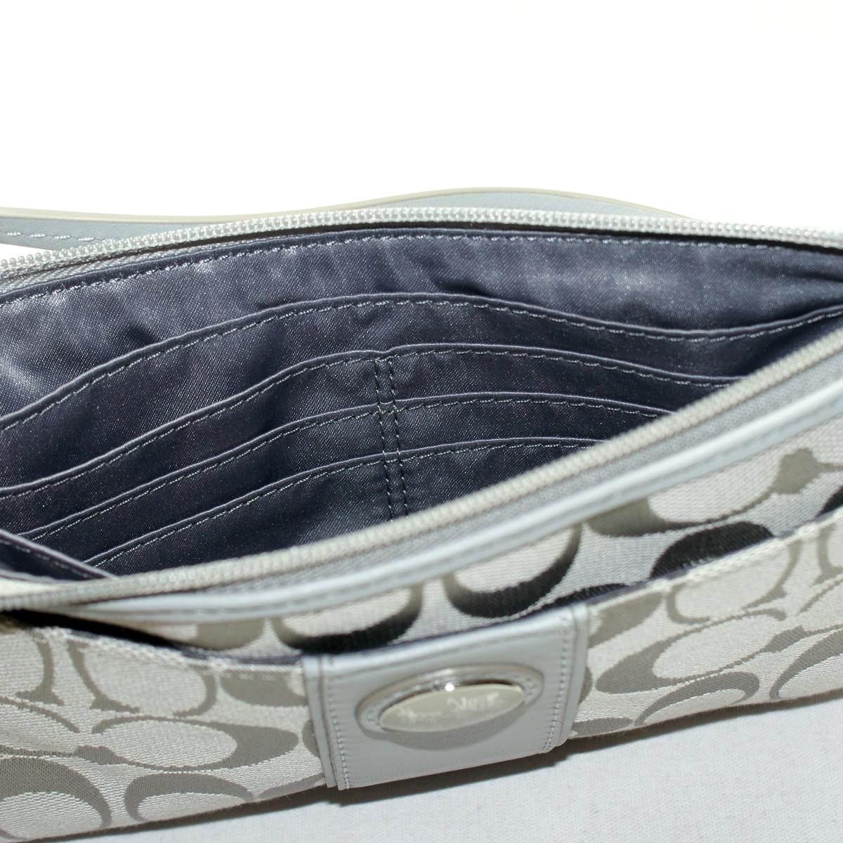 coach wristlets 3084